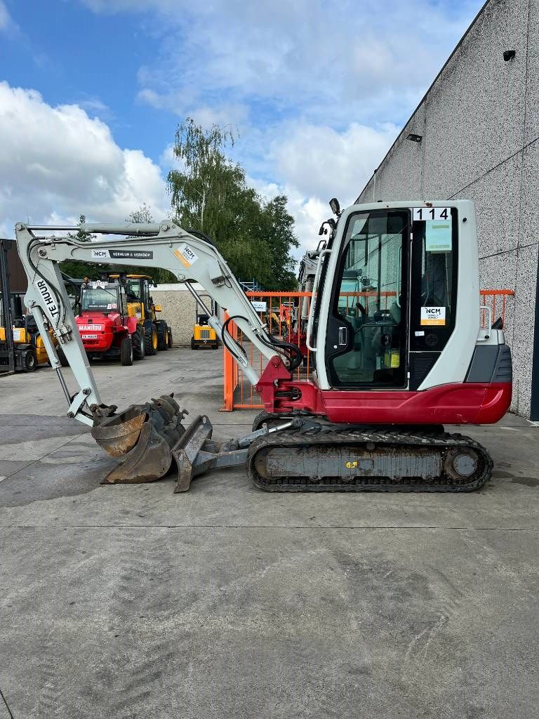 Takeuchi TB 235