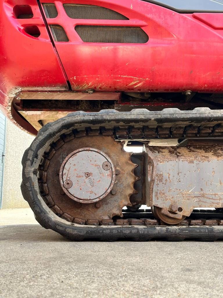 Takeuchi TB 235