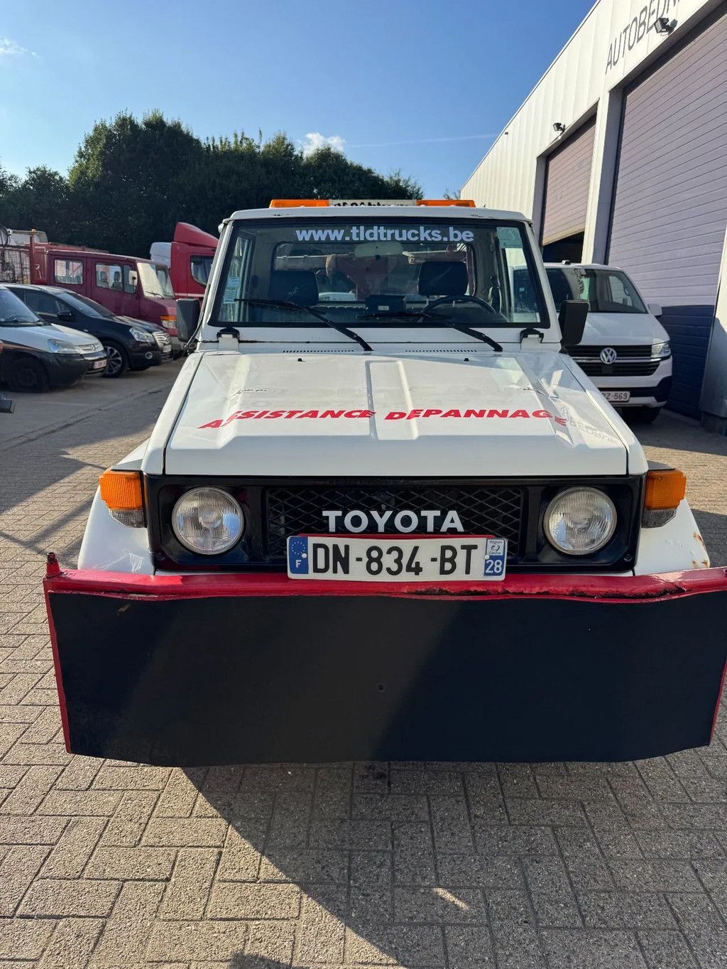 Toyota LANDCRUISER **RECOVERY TRUCK-WINCH**