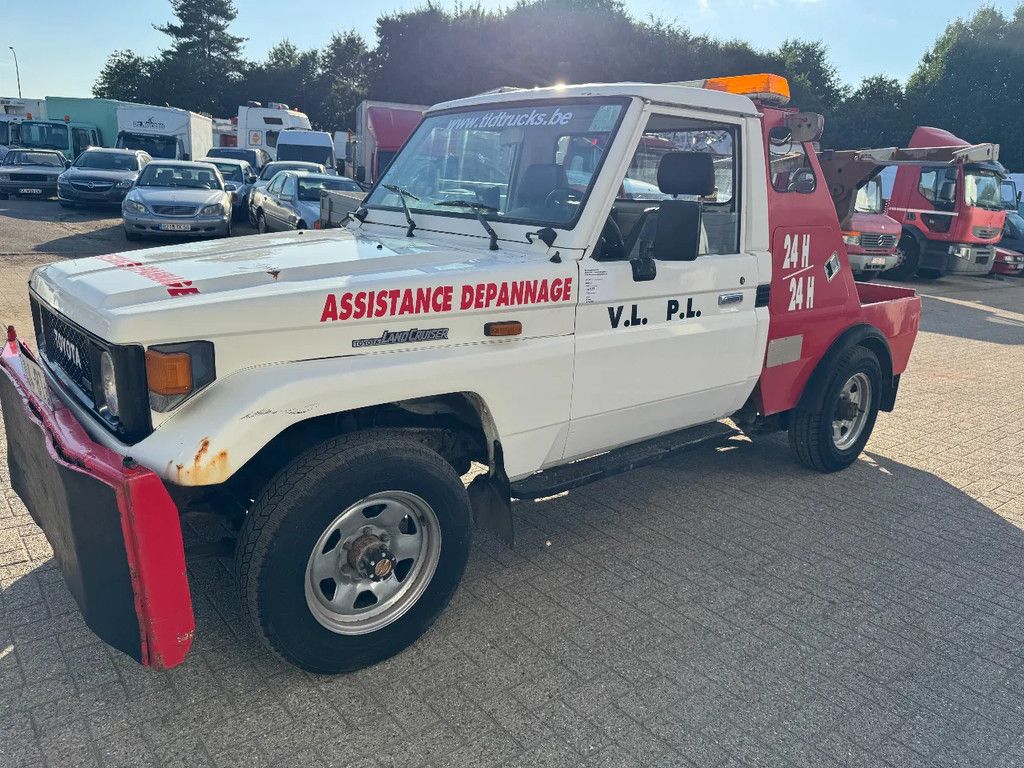 Toyota LANDCRUISER **RECOVERY TRUCK-WINCH**