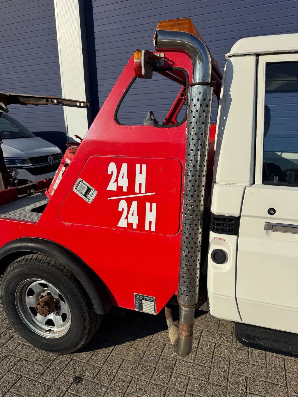 Toyota LANDCRUISER **RECOVERY TRUCK-WINCH**