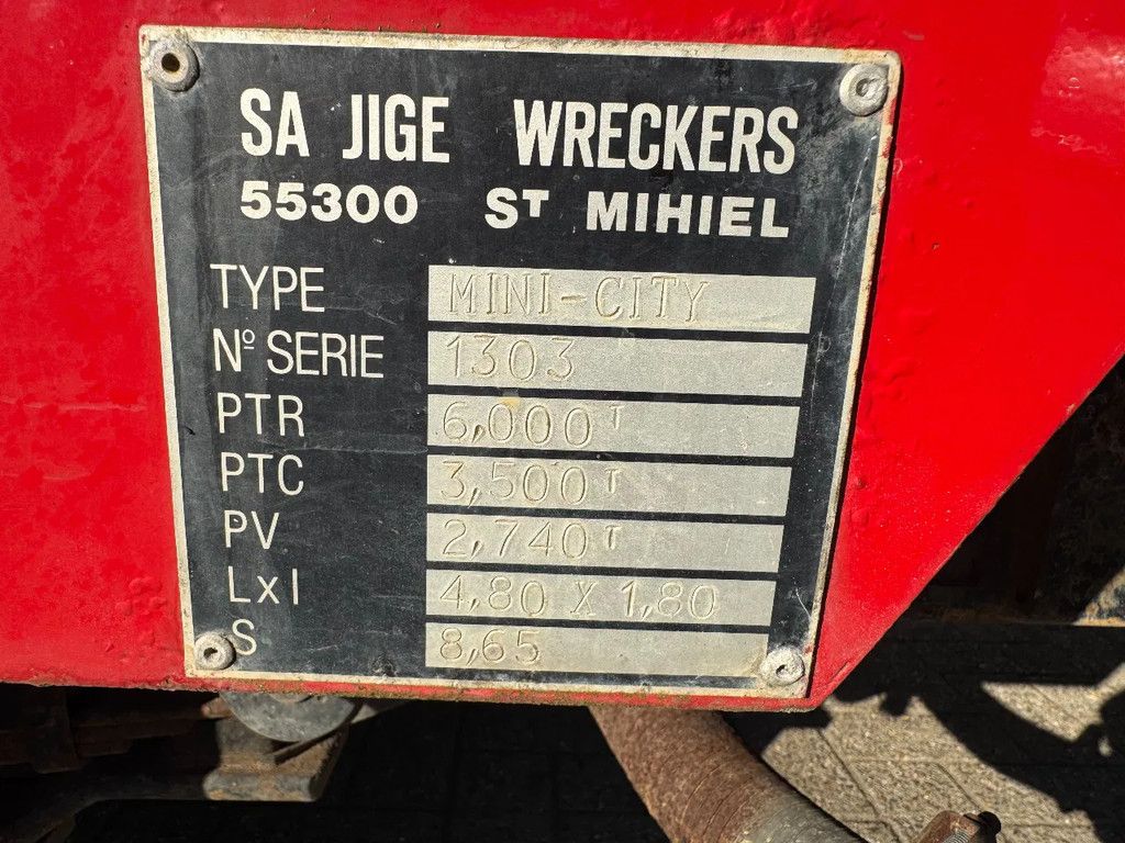 Toyota LANDCRUISER **RECOVERY TRUCK-WINCH**