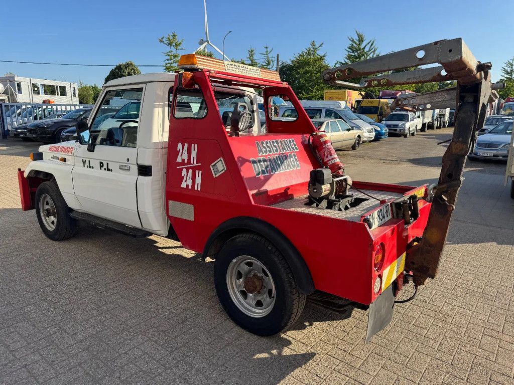 Toyota LANDCRUISER **RECOVERY TRUCK-WINCH**
