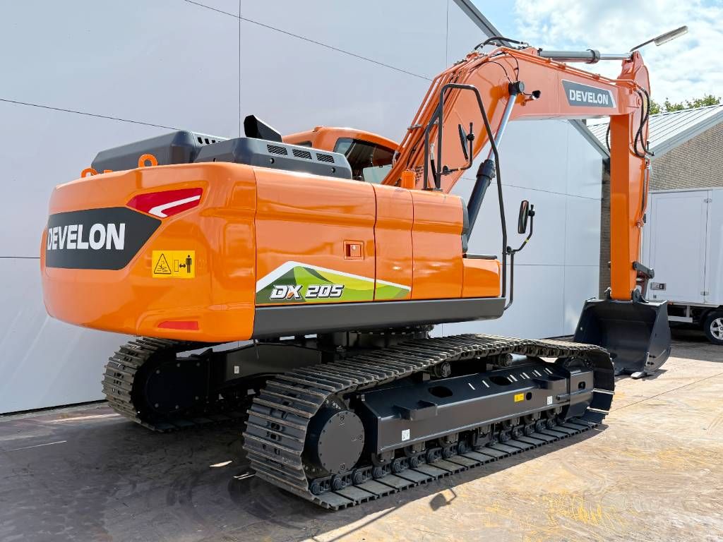 Doosan DX205 - New / Unused / Hammer Lines