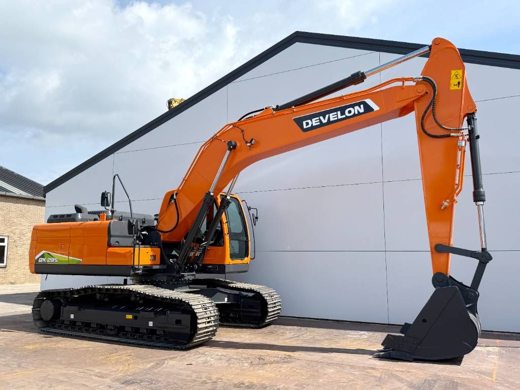 Doosan DX205 - New / Unused / Hammer Lines