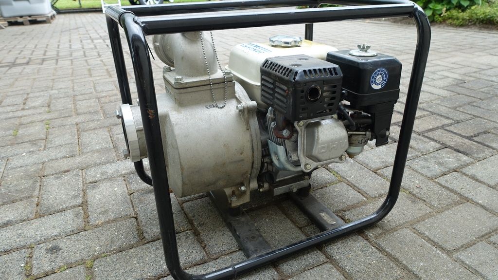 Homelite FP250V waterpomp met Briggs en Stratton motor