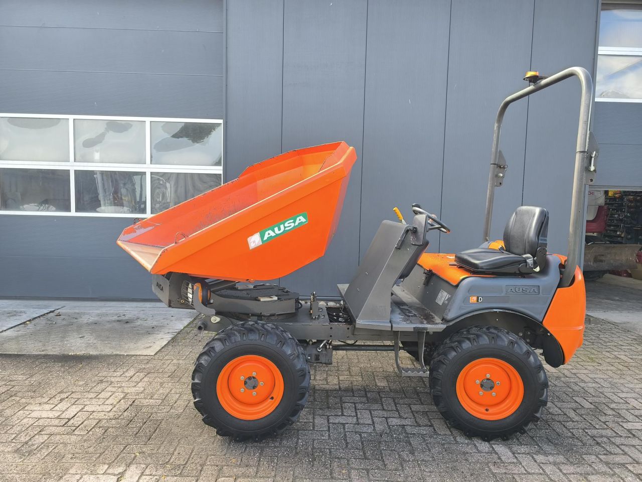 AUSA DUMPER