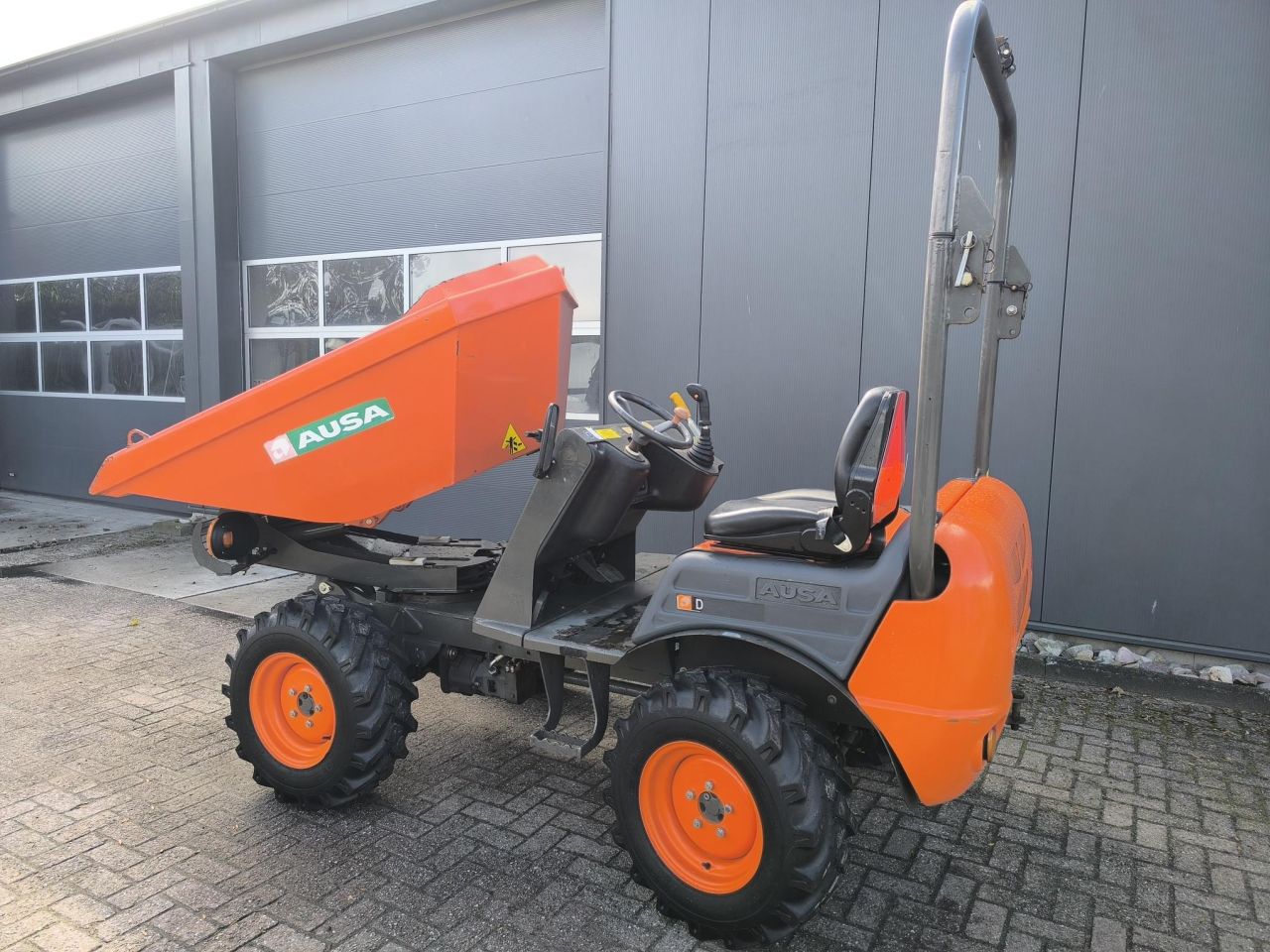 AUSA DUMPER