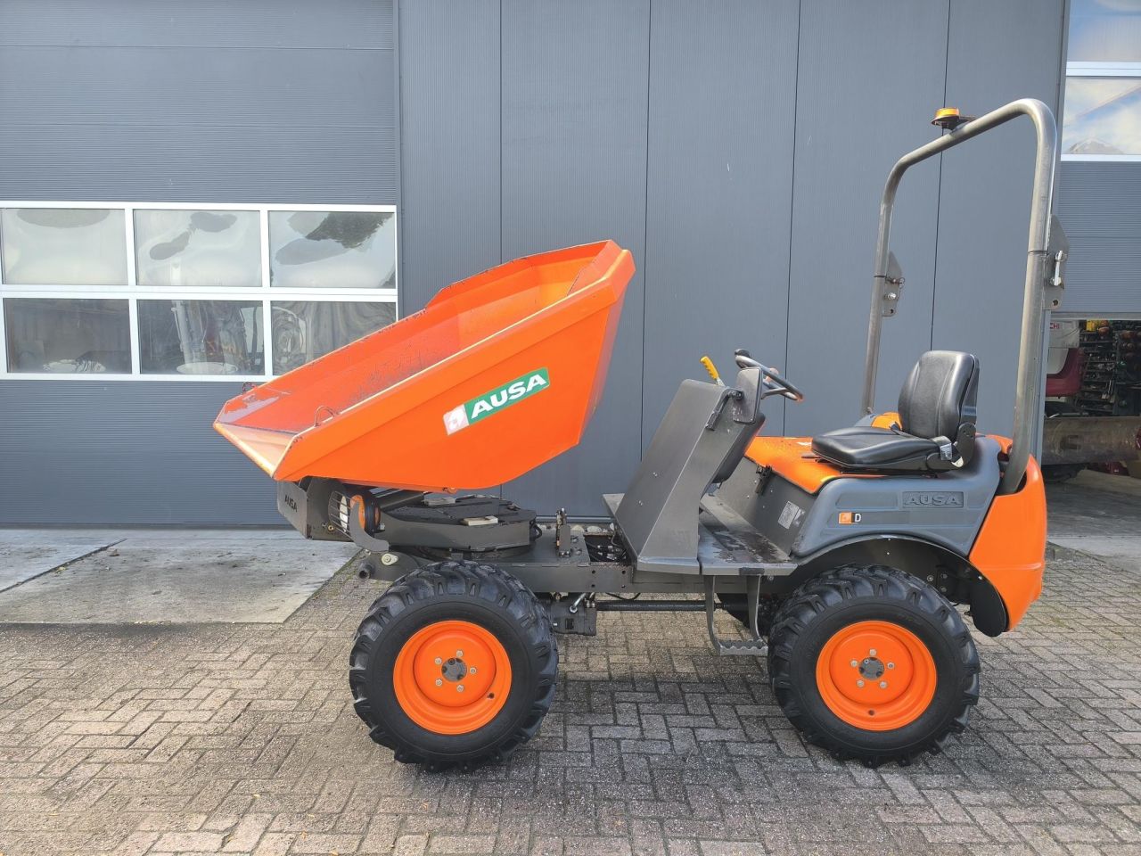 AUSA DUMPER