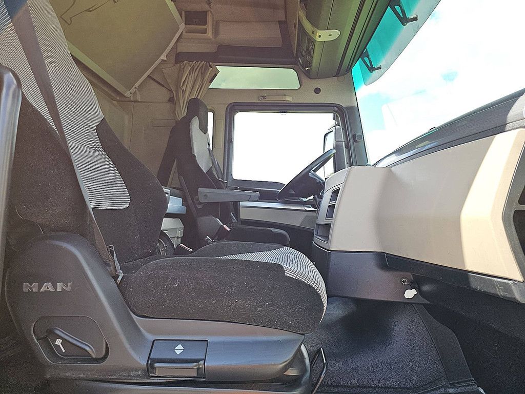 M.A.N. 26.460 TGX xxl 6x2/2 intarder