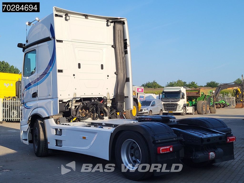 Mercedes Actros 1945 4X2 GigaSpace 2x Tanks Full-Air Navi MirrorCam ACC