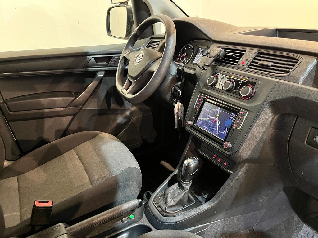 Volkswagen Caddy 2.0 TDI L2H1 BMT 4Motion Maxi 150 PK Automaat Servicebus / Inrichting / Euro 6 / Airco / Cruise Control / Camera / Trekhaak / CarPlay / Navigatie / 90.500 KM !!