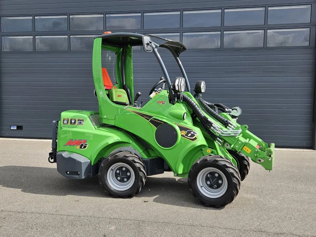 Avant E6 Mini-shovel