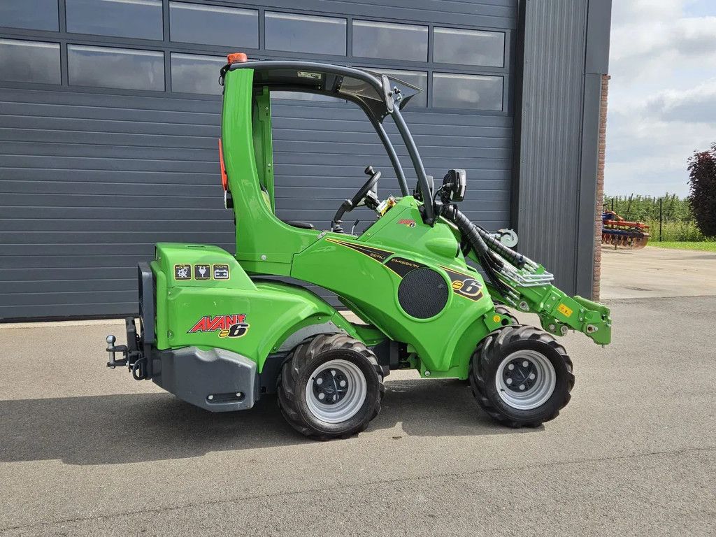 Avant E6 Mini-shovel