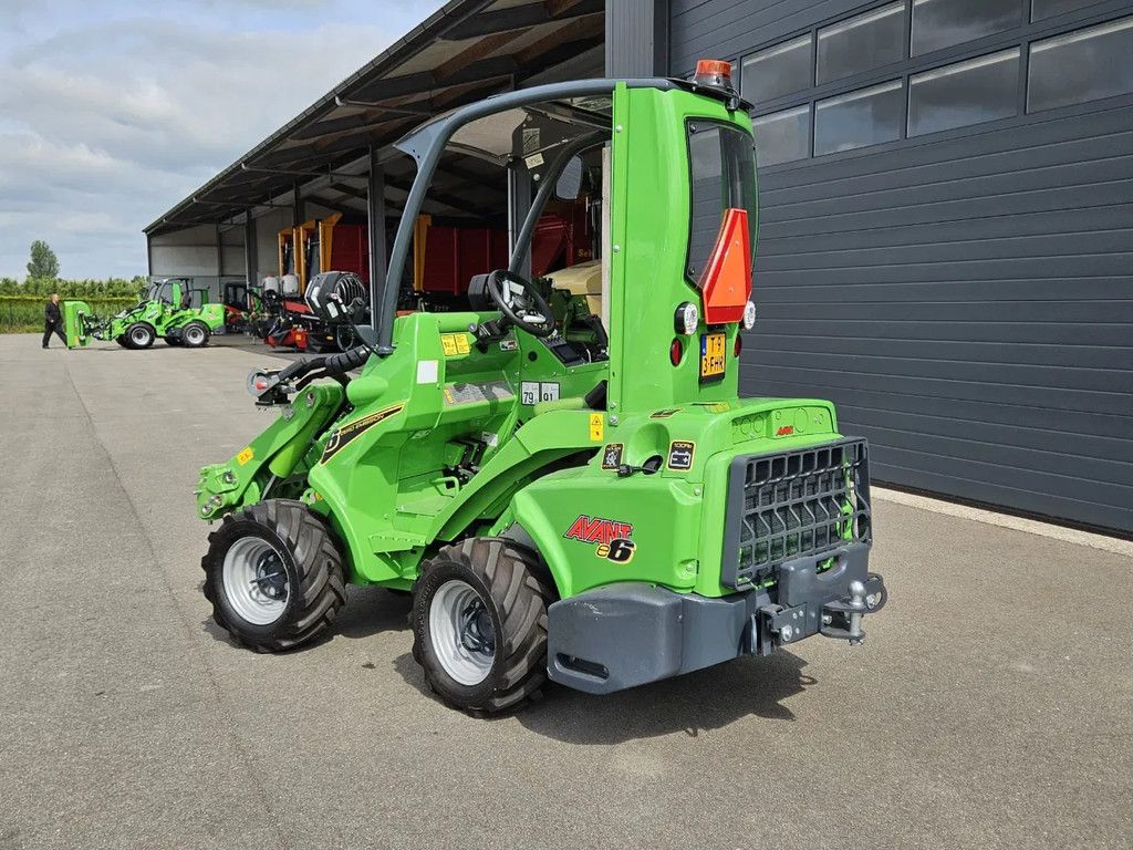 Avant E6 Mini-shovel