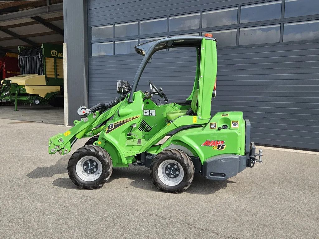 Avant E6 Mini-shovel