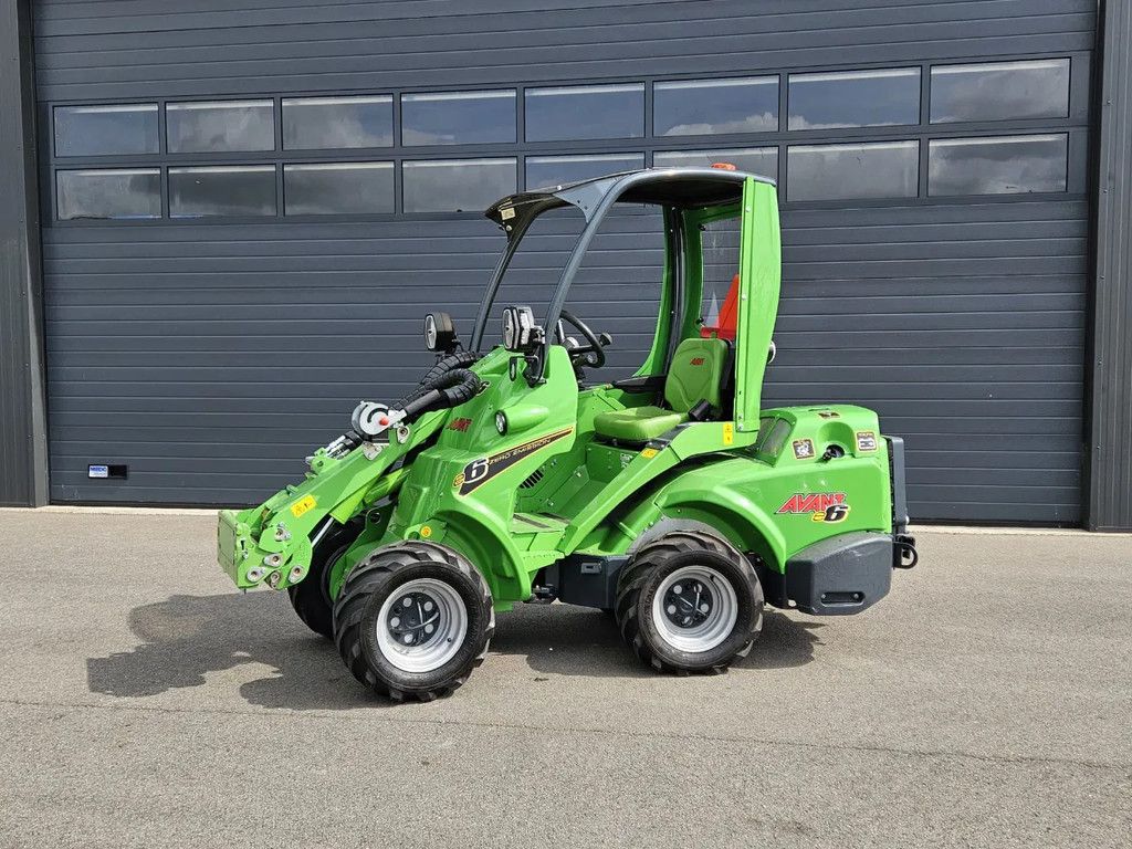 Avant E6 Mini-shovel