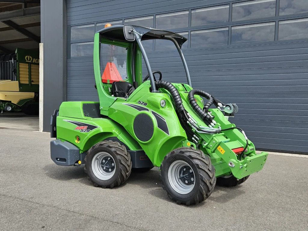 Avant 528 Rental mini-shovel