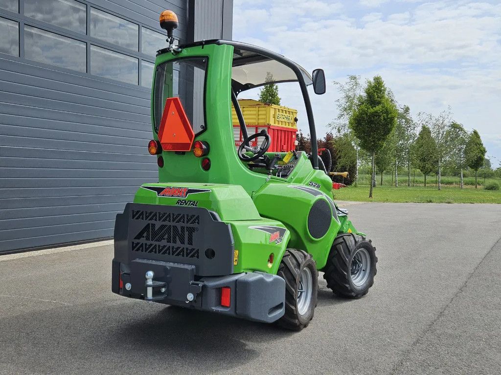 Avant 528 Rental mini-shovel