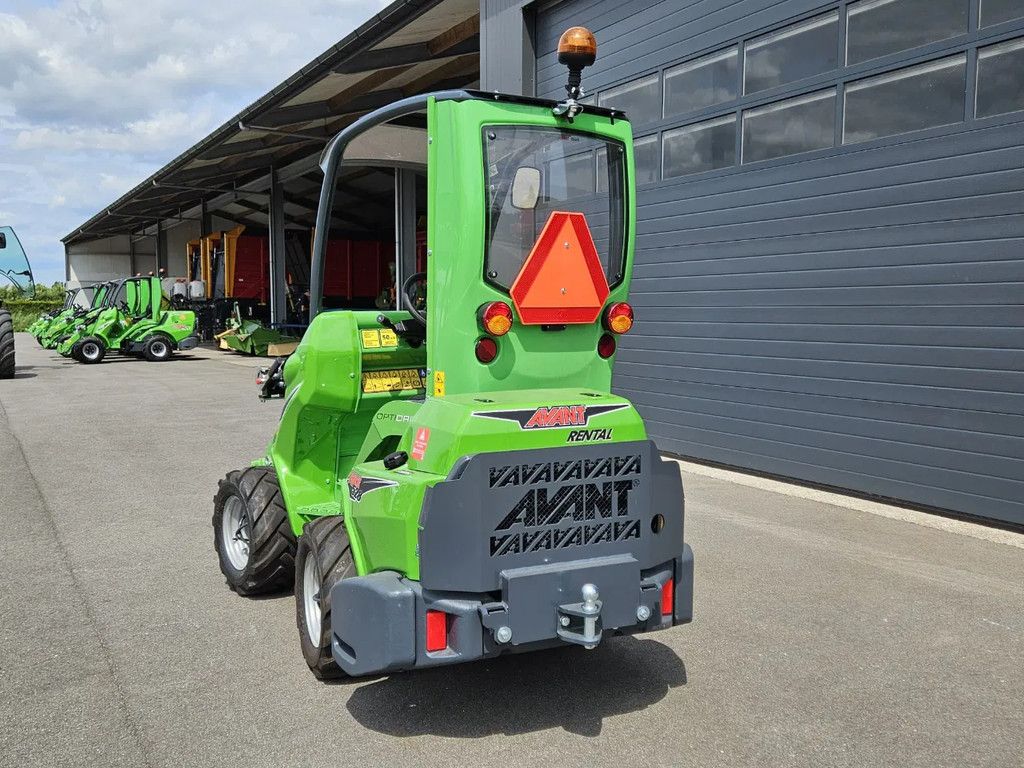 Avant 528 Rental mini-shovel