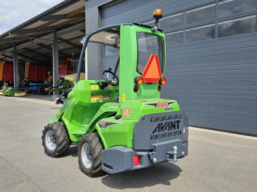 Avant 528 Rental mini-shovel