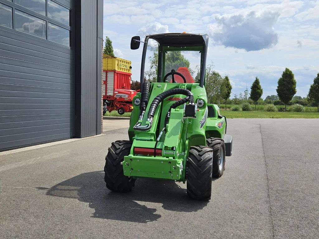 Avant 528 Rental mini-shovel