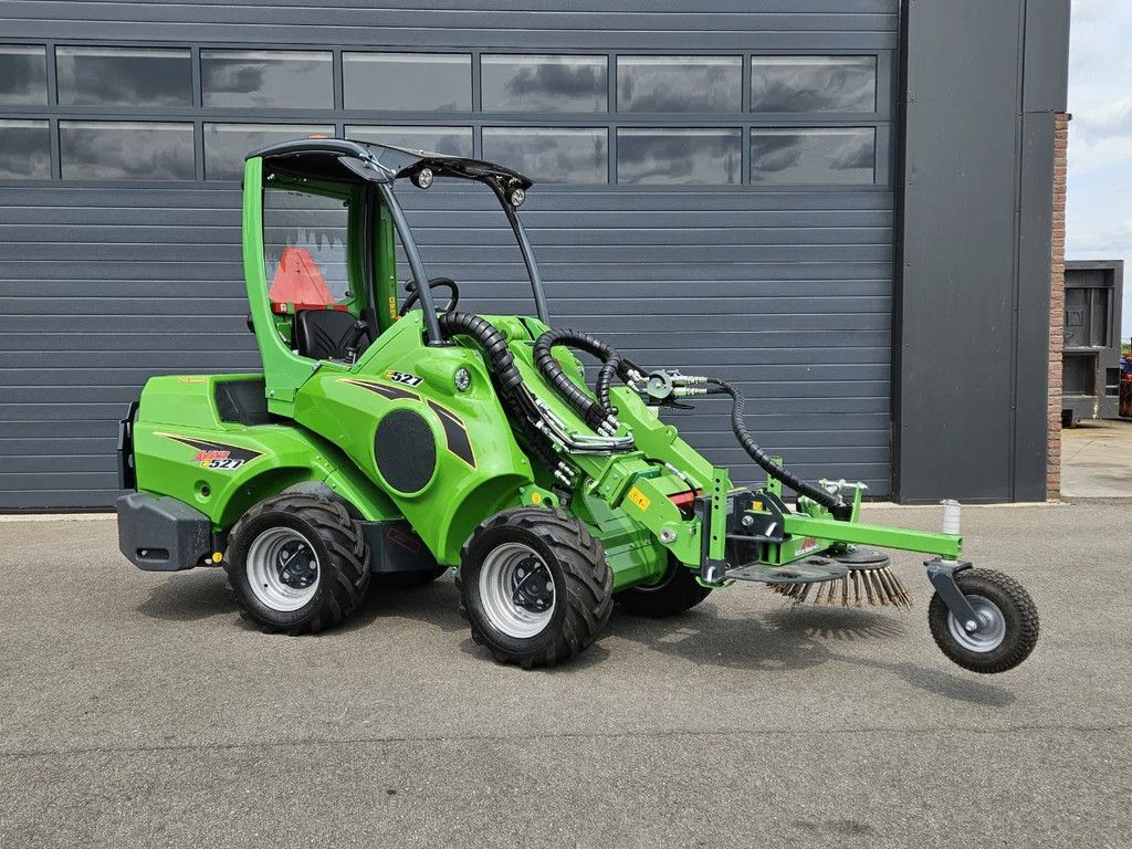 Avant E527 Rental mini-shovel