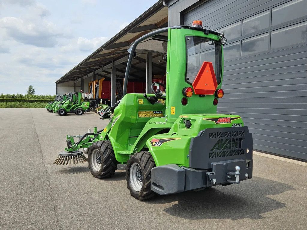 Avant E527 Rental mini-shovel