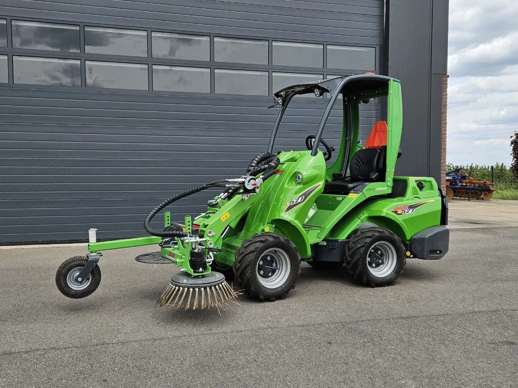 Avant E527 Rental mini-shovel