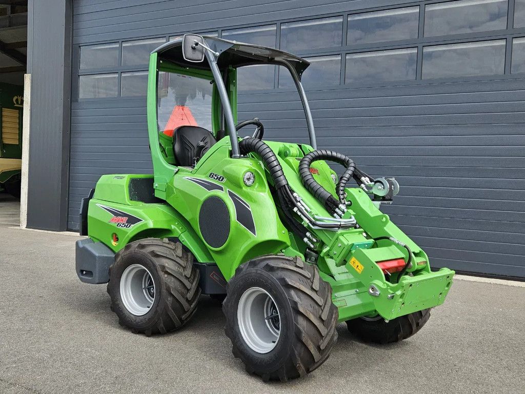 Avant 650i Rental mini-shovel