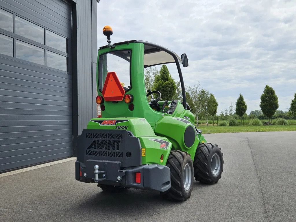 Avant 650i Rental mini-shovel