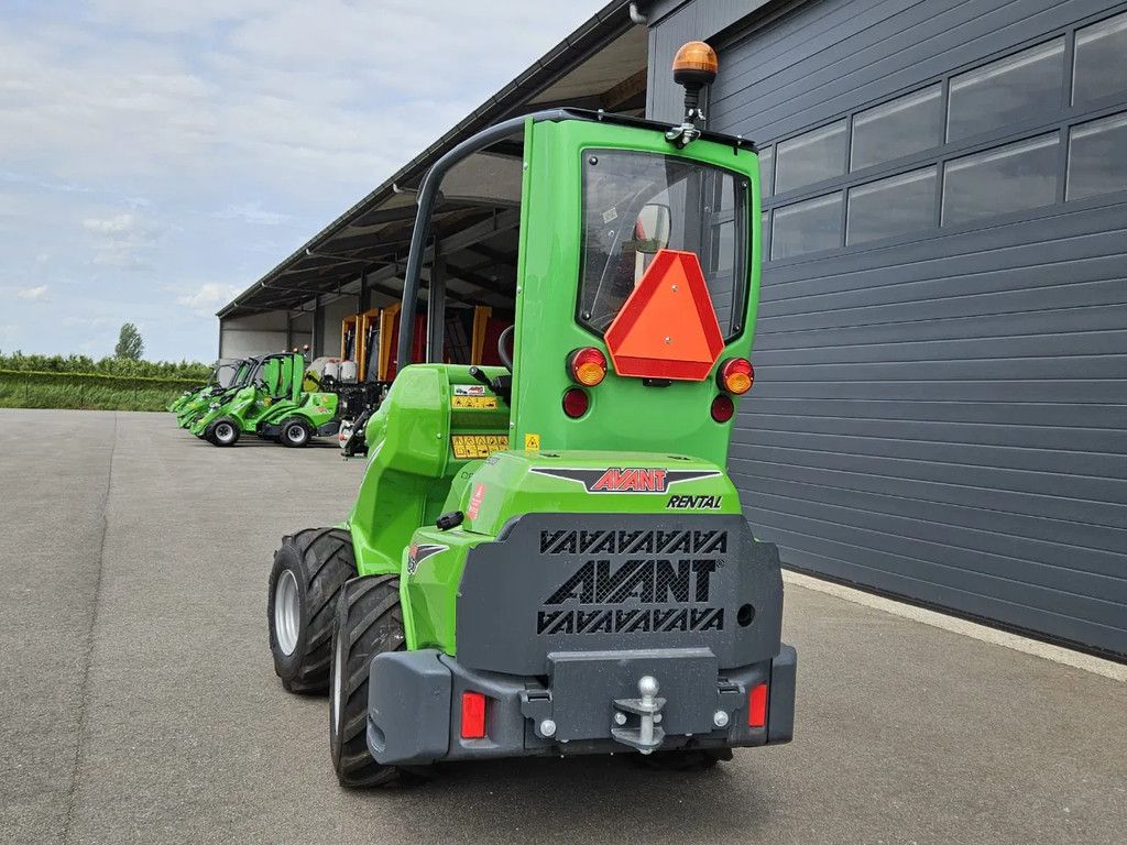 Avant 650i Rental mini-shovel