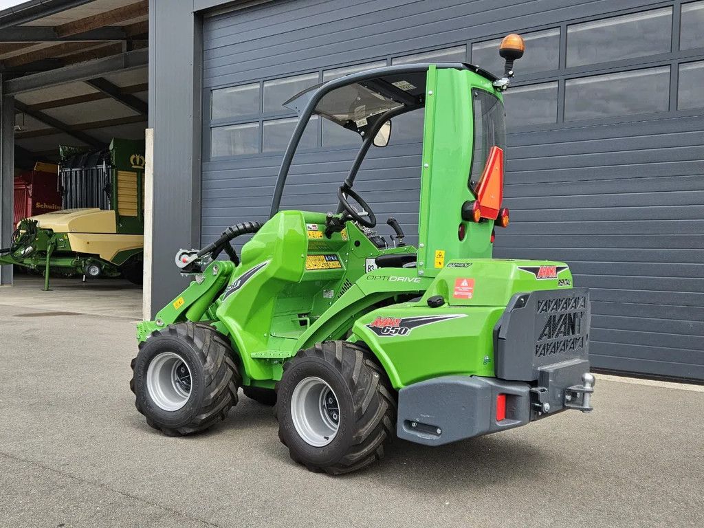 Avant 650i Rental mini-shovel