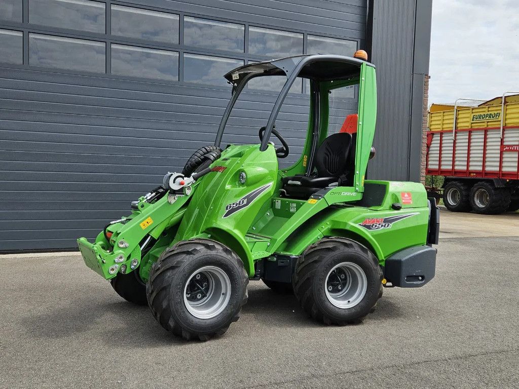 Avant 650i Rental mini-shovel