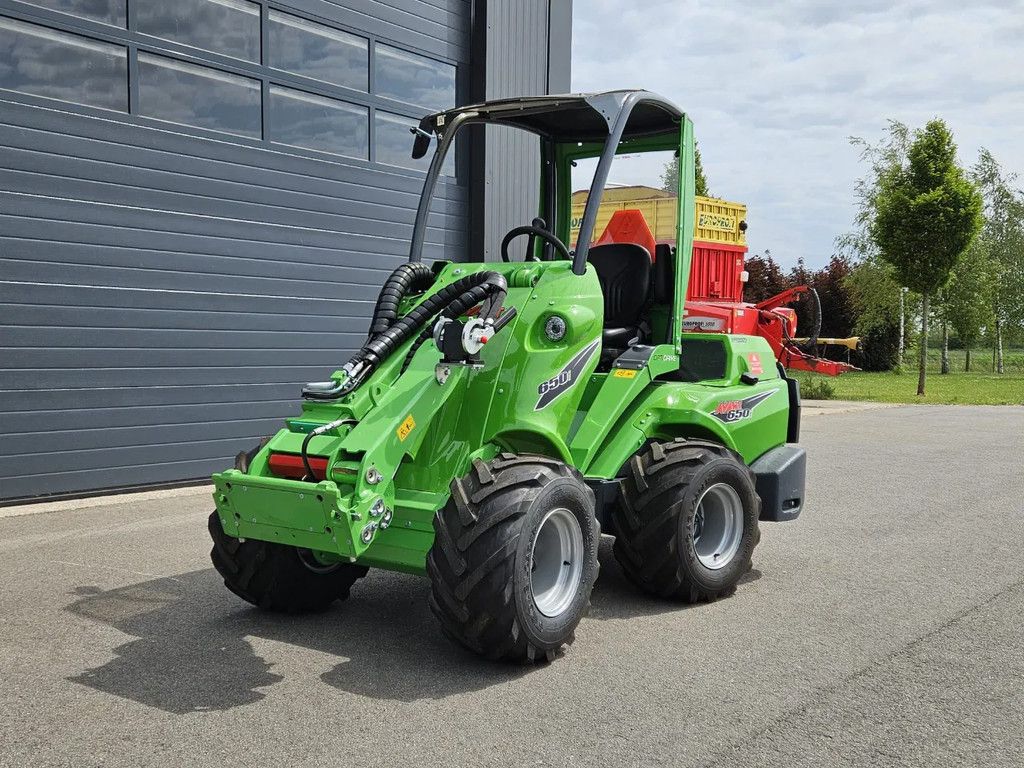 Avant 650i Rental mini-shovel