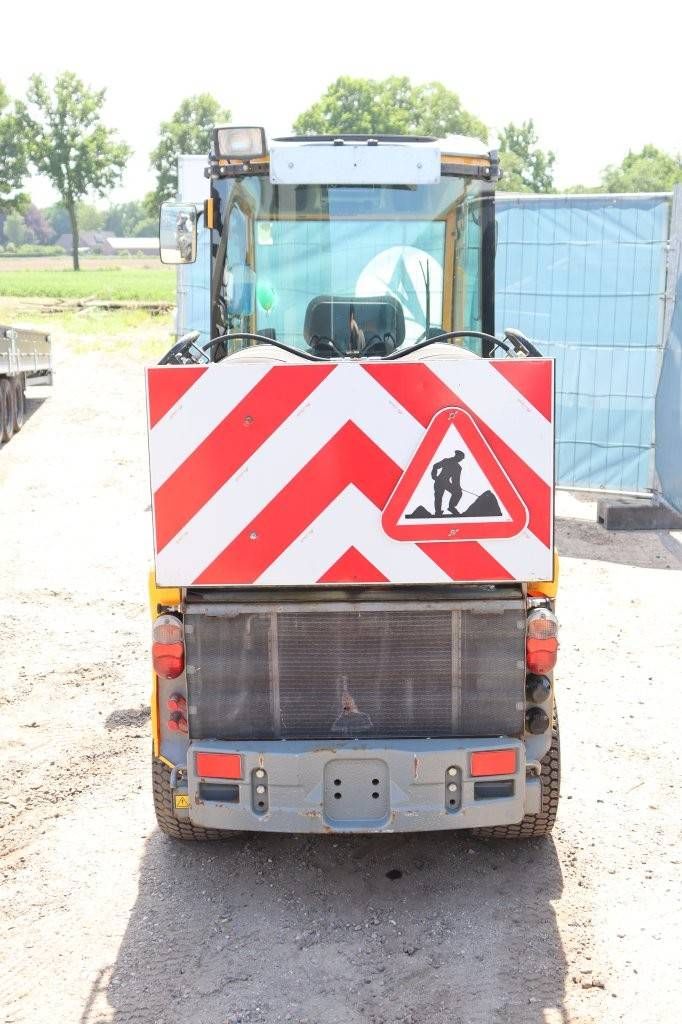Werktuigdrager Heylens Belos TP 3440 2012 met Onkruidbrander