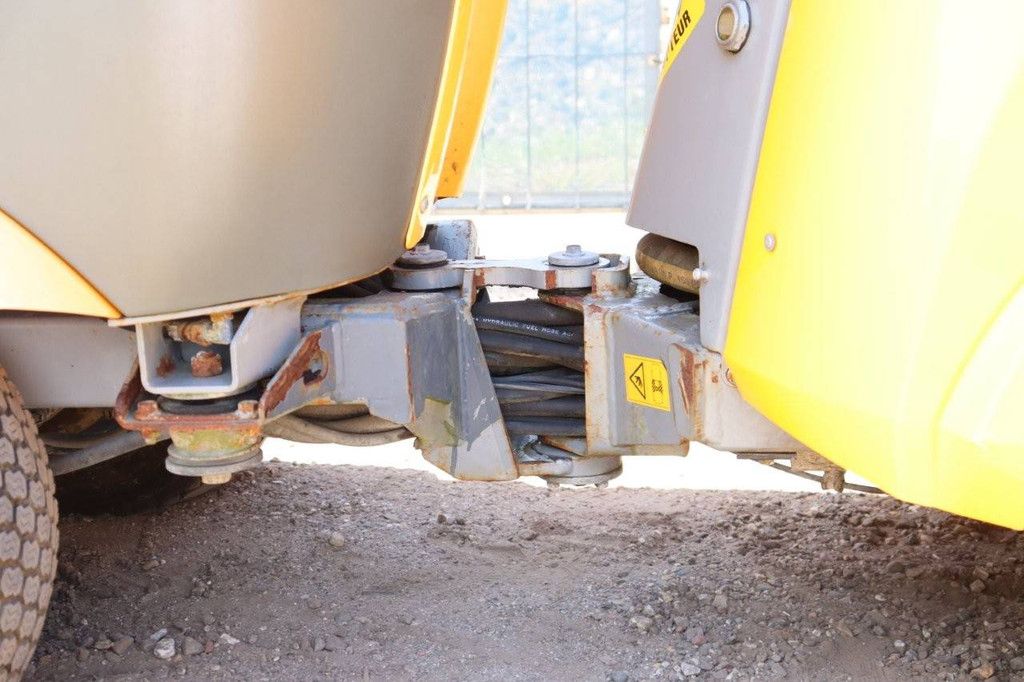 Werktuigdrager Heylens Belos TP 3440 2012 met Onkruidbrander