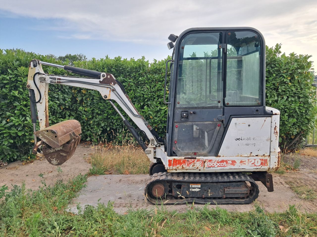 Minigraver Bobcat 320 / Minikraan / Kubota / Graafmachine