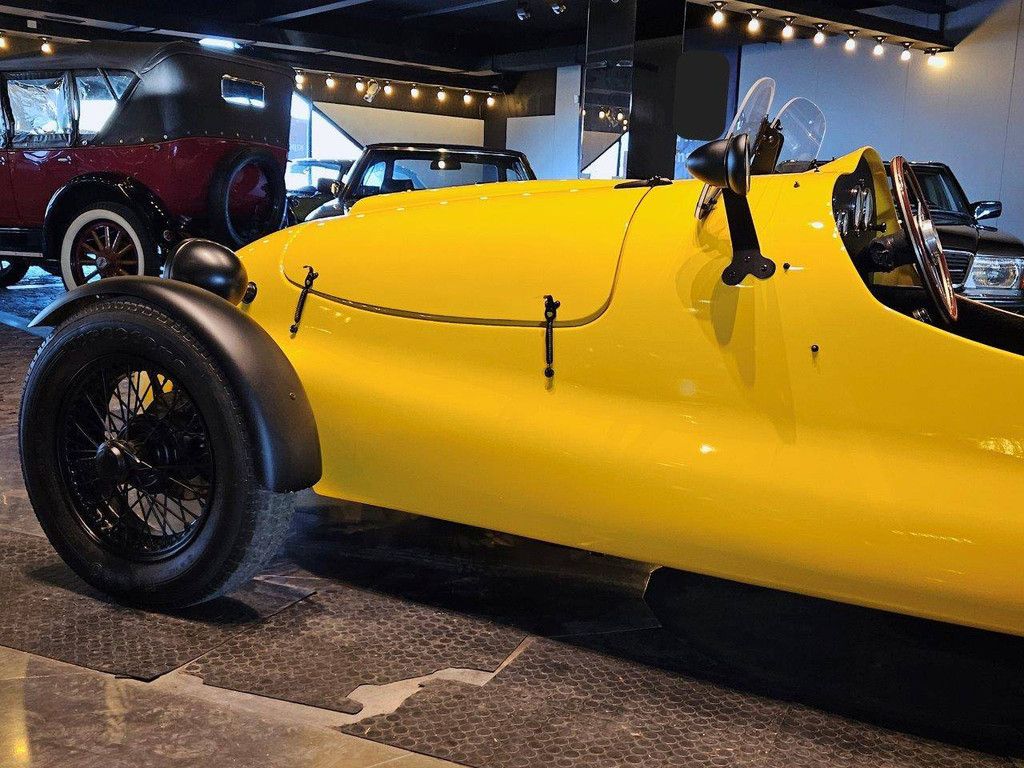 Hommage an den Vintage-Rennwagen Ferrari (Marge)