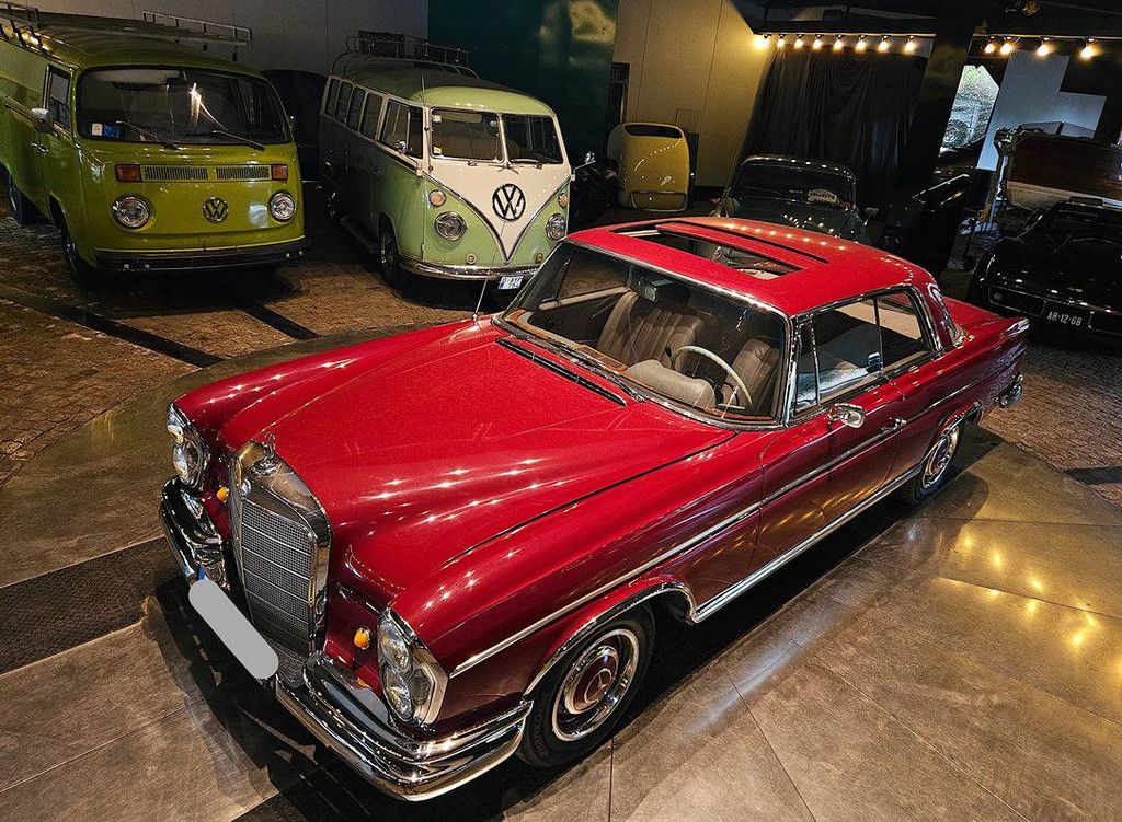 Mercedes-Benz 300 SE Coupé Automatic (Margin)