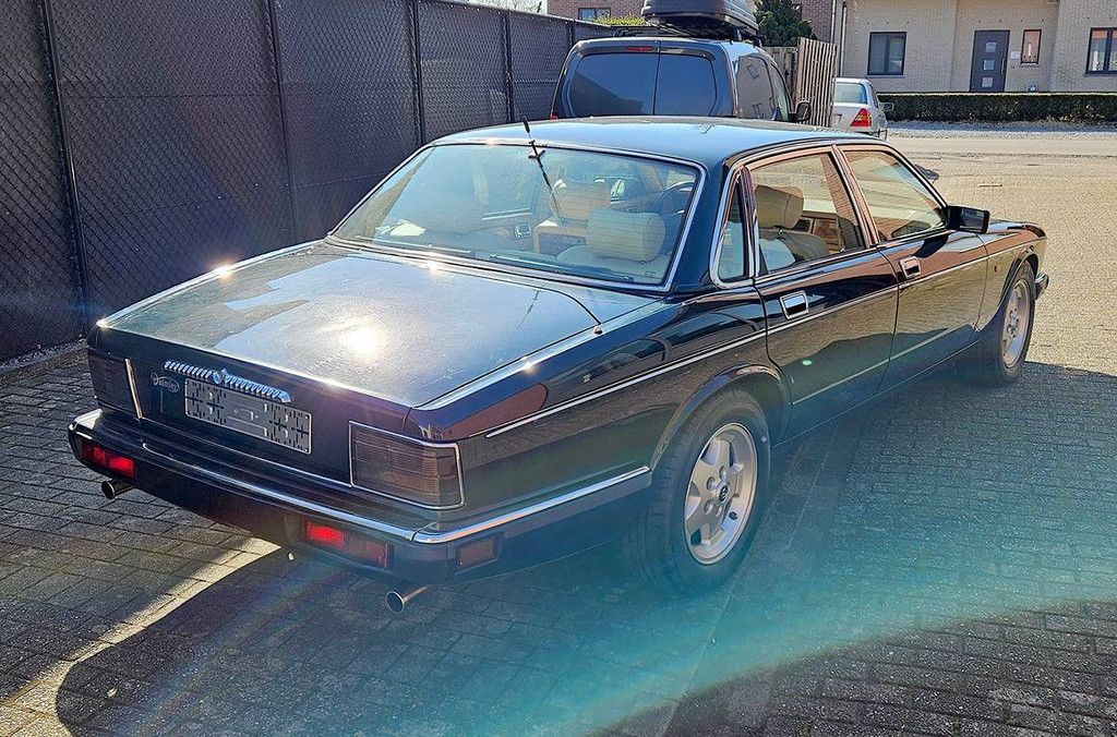 Daimler 4.0 Benzin 1994 (Marge)