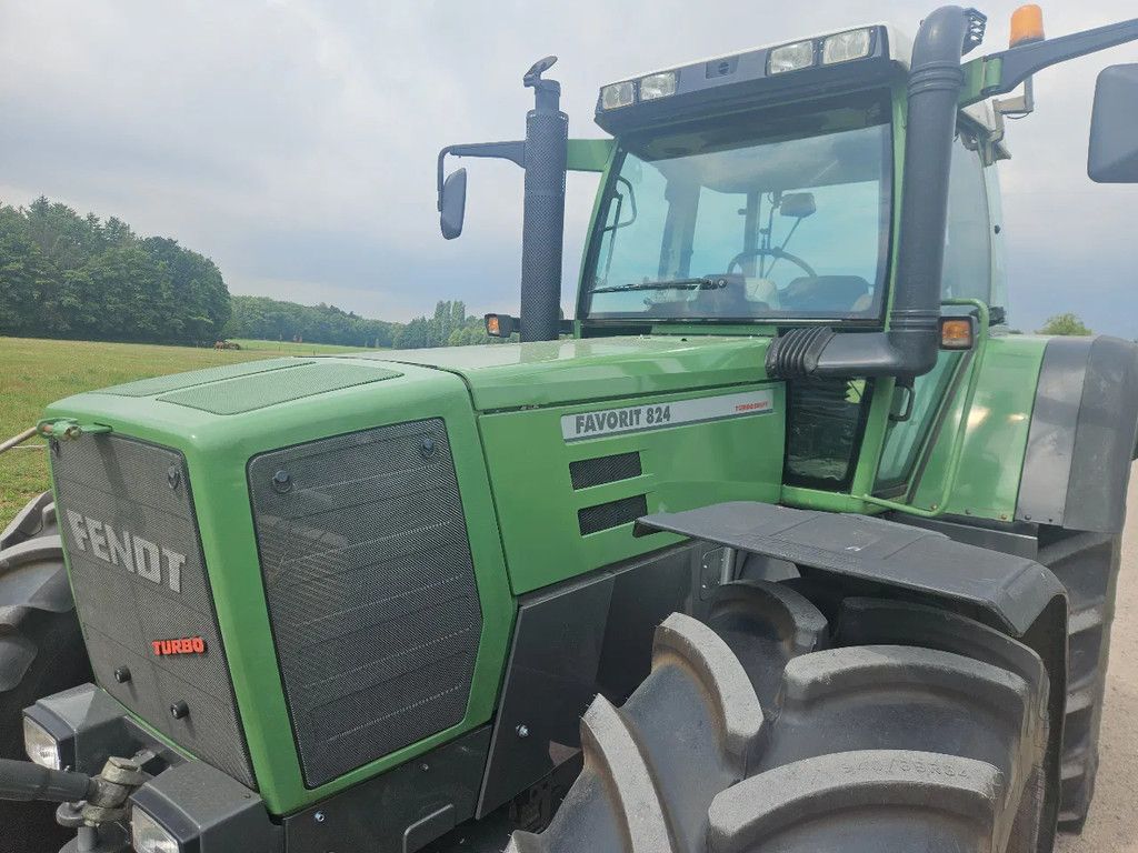 Fendt Favorit 824 Turboshift ( 816 818 822 )