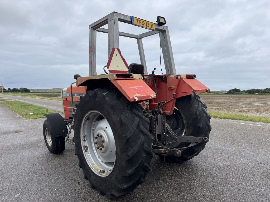 Massey-Ferguson 675