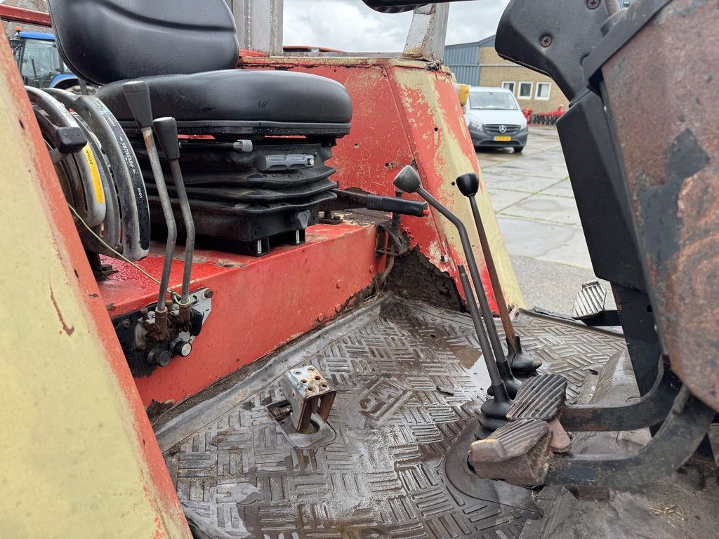 Massey-Ferguson 675