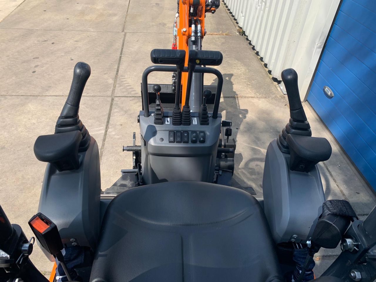Develon DX10z-7