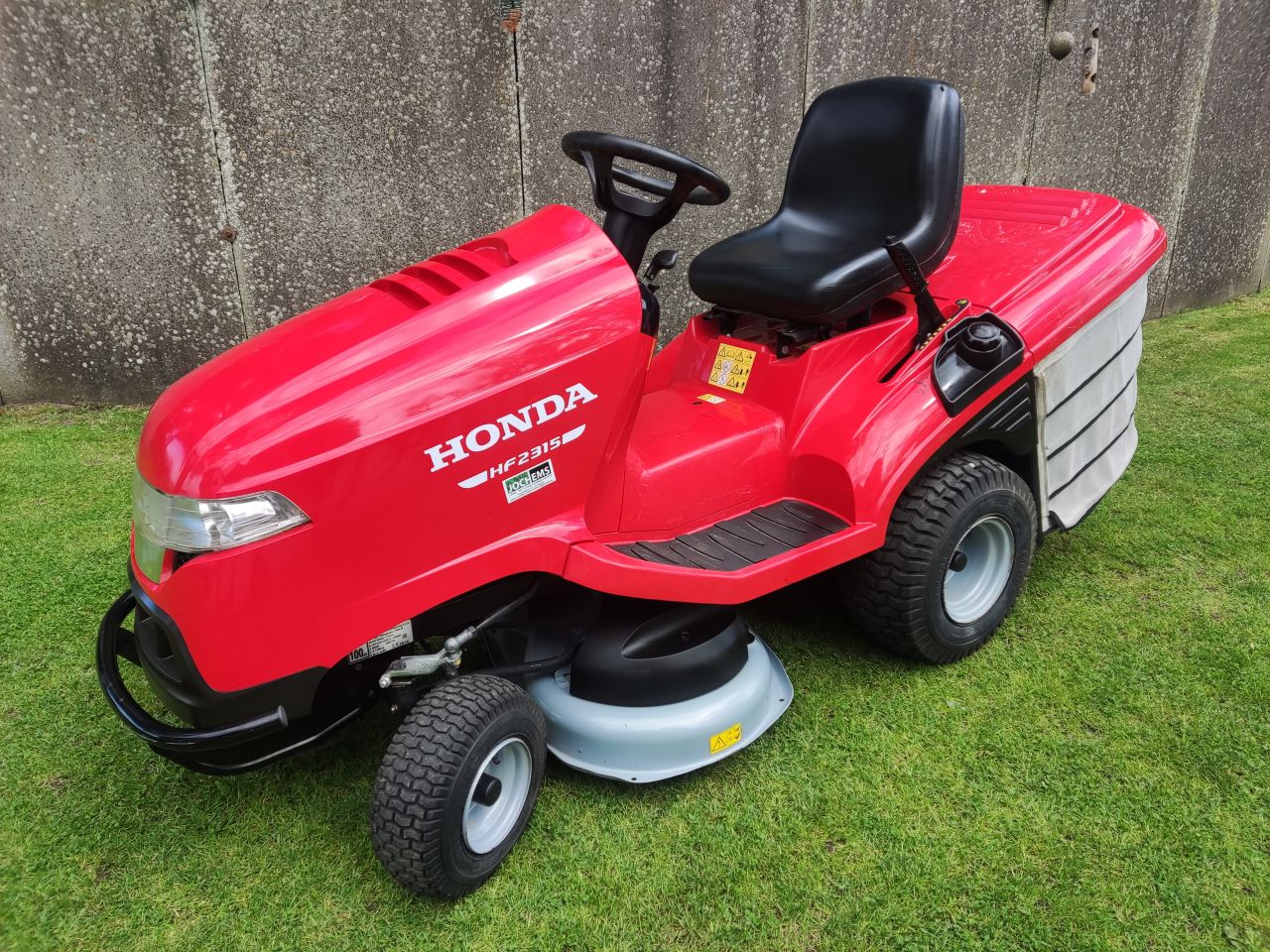 HONDA zitmaaier (type HF2315, 15 pk V-Twin motor, 92 cm.)