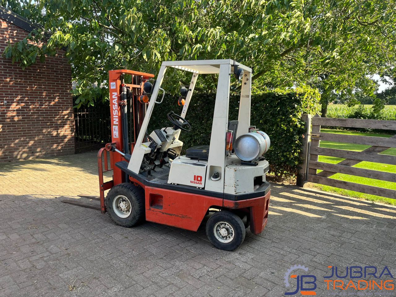 Nissan H01A18U LPG heftruck | 1400 kg | Duplomast | 8048 uur |