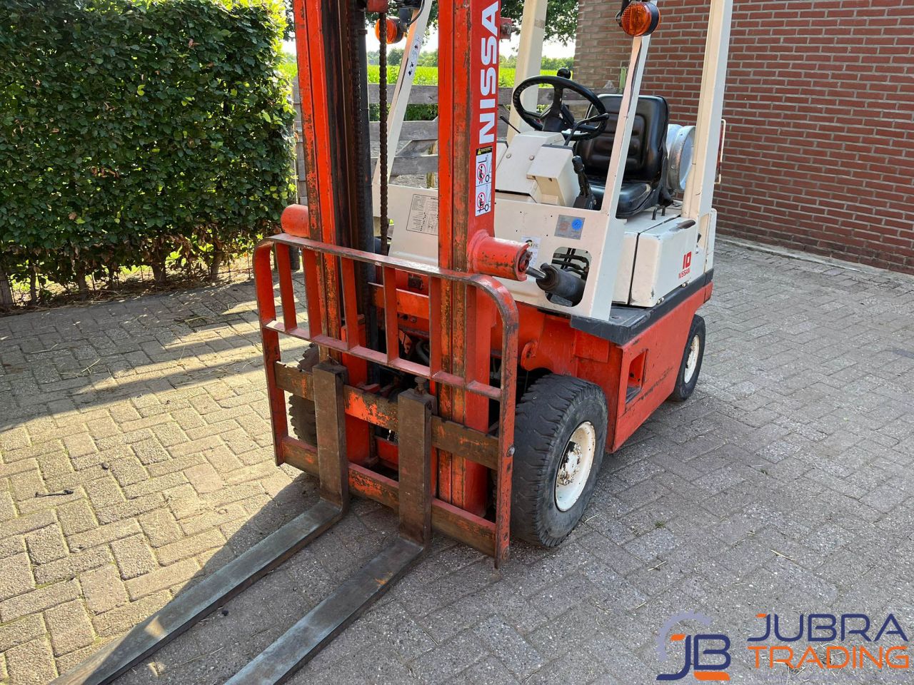 Nissan H01A18U LPG heftruck | 1400 kg | Duplomast | 8048 uur |