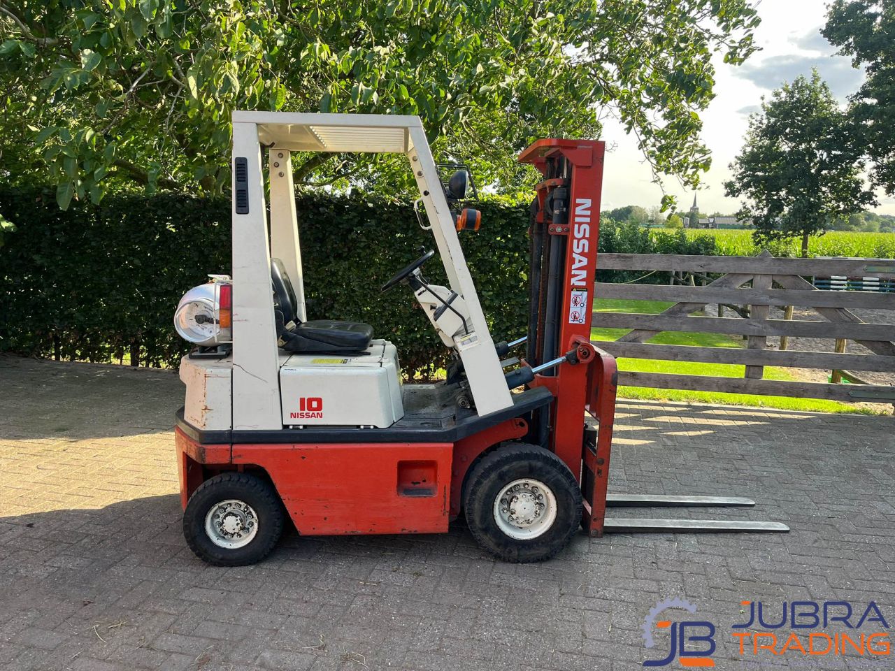 Nissan H01A18U LPG heftruck | 1400 kg | Duplomast | 8048 uur |