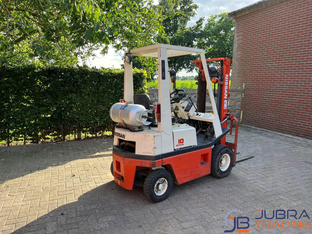 Nissan H01A18U LPG heftruck | 1400 kg | Duplomast | 8048 uur |